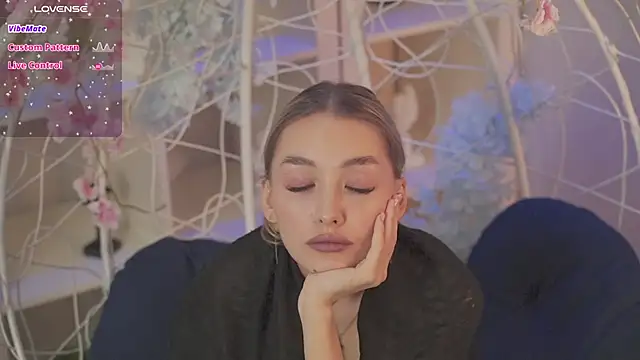 Snapshot of FlairCunard chatting on February 20, 9:09 pm FlairCunard online show from February 20, 9:09 pm