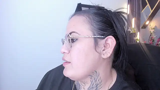 Snapshot of brigittemiller chatting on June 5, 2:29 am brigittemiller online show from June 5, 2:29 am
