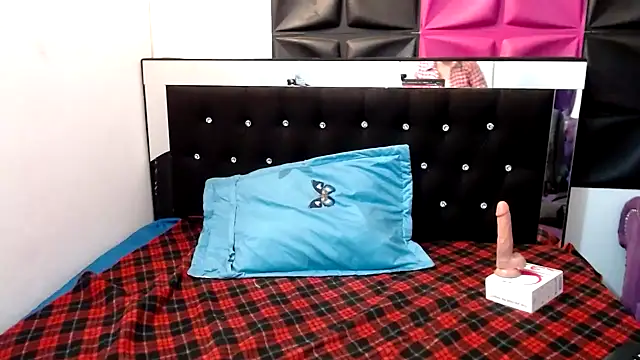 ScarletGlow1 online show from January 29, 2:53 pm