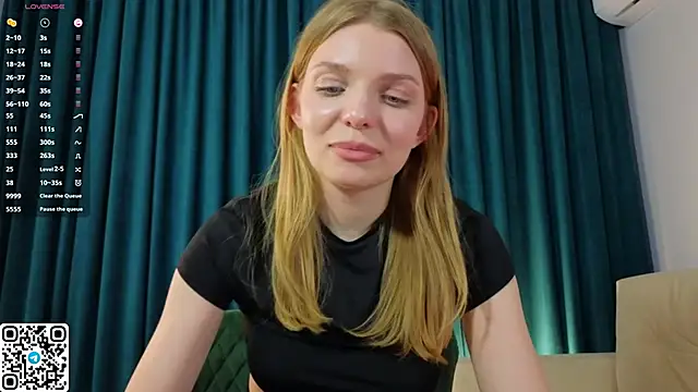 ElswythDecoursey online show from March 3, 9:05 pm