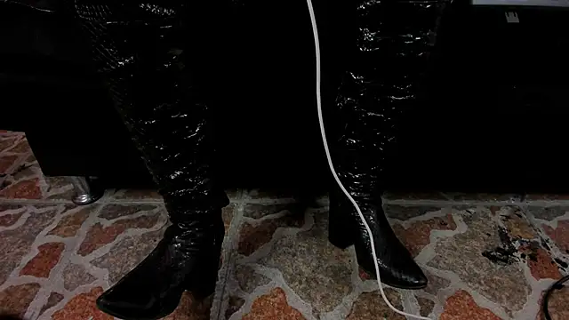 Snapshot of lilith-deveraux chatting on March 4, 9:22 pm lilith-deveraux online show from March 4, 9:22 pm