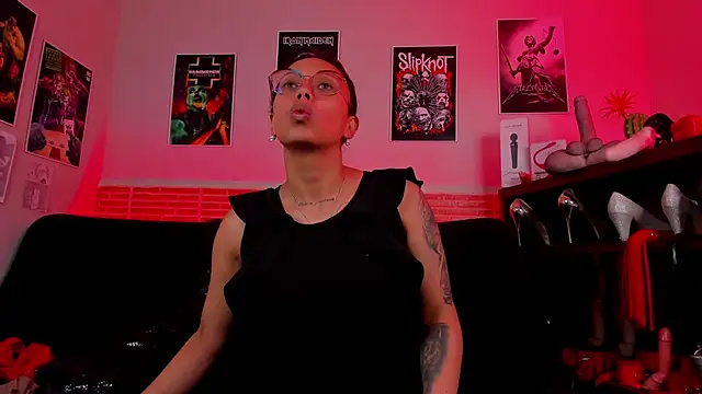Snapshot of lilith-deveraux chatting on March 11, 1:01 pm lilith-deveraux online show from March 11, 1:01 pm