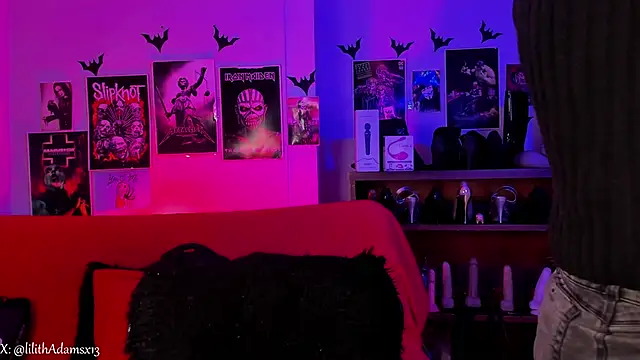 lilith-deveraux online show from February 24, 7:12 pm