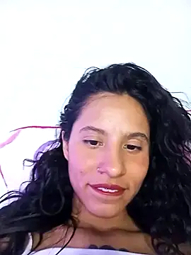 Snapshot of Karii-R chatting on December 7, 7:16 am Karii-R online show from December 7, 7:16 am