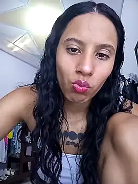 Snapshot of Karii-R chatting on January 19, 5:49 pm Karii-R online show from January 19, 5:49 pm