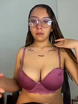 Snapshot of _charlott_dm chatting on December 12, 7:48 pm charlott dm online show from December 12, 7:48 pm