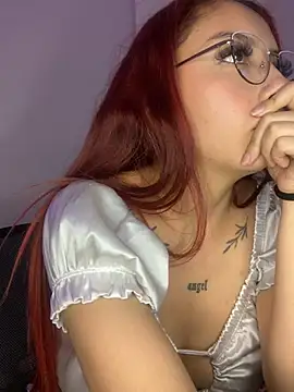 Snapshot of _charlott_dm chatting on February 4, 9:31 pm charlott dm online show from February 4, 9:31 pm