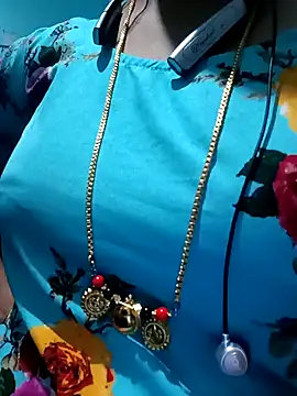 Snapshot of gunjan22 chatting on December 21, 3:42 pm gunjan22 online show from December 21, 3:42 pm