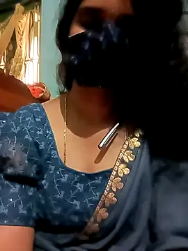 Snapshot of gunjan22 chatting on January 1, 9:28 am gunjan22 online show from January 1, 9:28 am