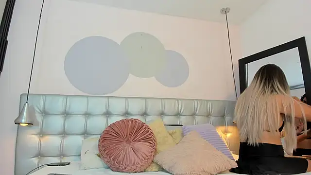 Axel brunette1 online show from March 4, 8:05 pm