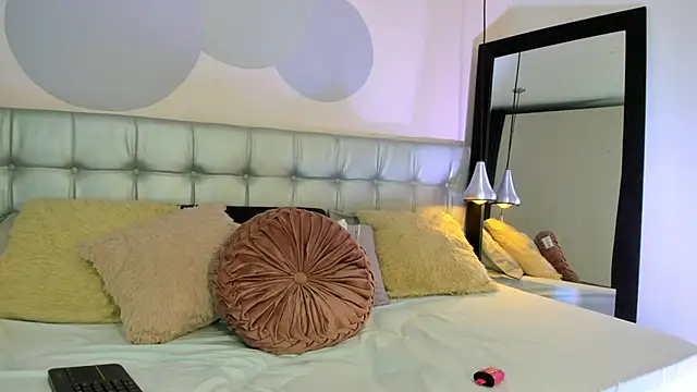 Axel brunette1 online show from March 22, 8:04 pm