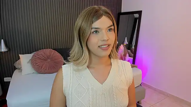 Snapshot of Axel_brunette1 chatting on April 30, 7:20 pm Axel brunette1 online show from April 30, 7:20 pm
