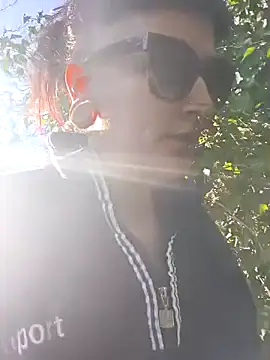 Snapshot of SweetPivoinee chatting on March 3, 3:40 pm SweetPivoinee online show from March 3, 3:40 pm