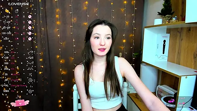 Snapshot of Fairyy_Moon chatting on December 14, 1:17 am Fairyy Moon online show from December 14, 1:17 am