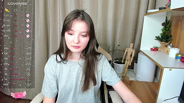 Snapshot of Fairyy_Moon chatting on January 17, 2:28 pm Fairyy Moon online show from January 17, 2:28 pm