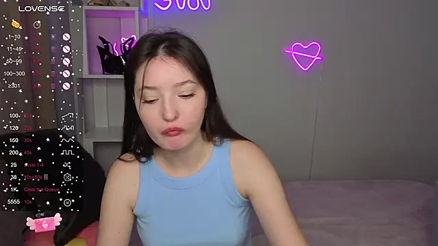 Snapshot of Fairyy_Moon chatting on October 14, 6:36 am Fairyy Moon online show from October 14, 6:36 am