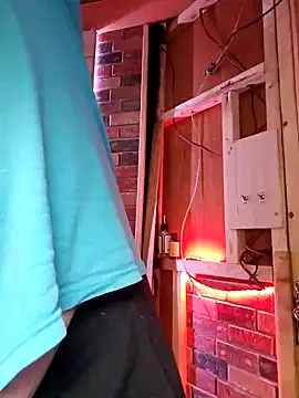 Snapshot of alienbunny chatting on January 7, 9:46 pm alienbunny online show from January 7, 9:46 pm