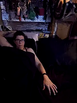 Snapshot of alienbunny chatting on January 13, 4:18 am alienbunny online show from January 13, 4:18 am