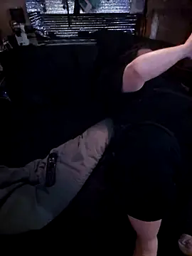 Snapshot of alienbunny chatting on February 18, 4:58 am alienbunny online show from February 18, 4:58 am