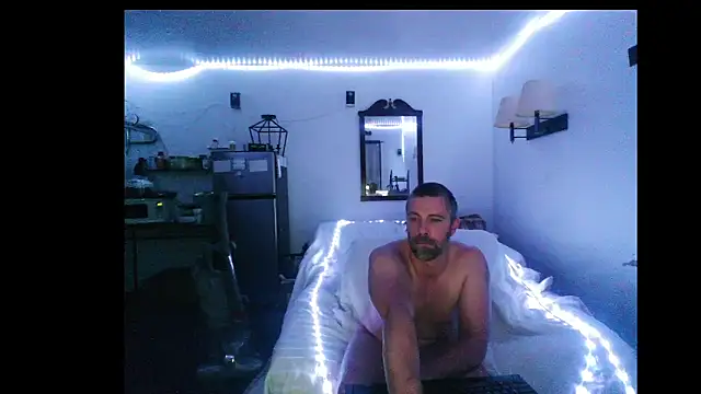 Snapshot of Cooperstone chatting on December 9, 9:58 pm Cooperstone online show from December 9, 9:58 pm