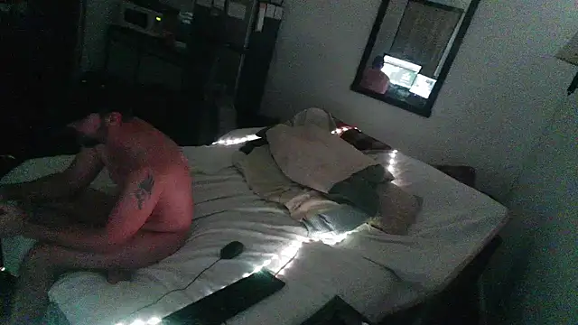 Snapshot of Cooperstone chatting on December 11, 7:25 pm Cooperstone online show from December 11, 7:25 pm