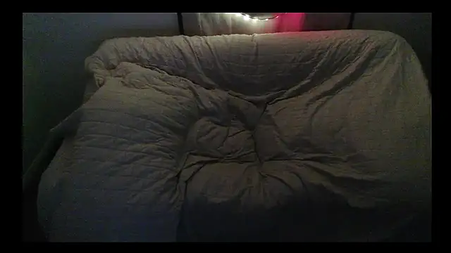 Snapshot of Cooperstone chatting on December 18, 12:32 am Cooperstone online show from December 18, 12:32 am