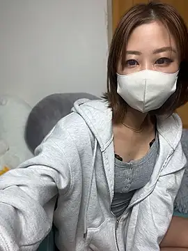 Snapshot of ayu0009rrr chatting on April 9, 3:06 pm ayu0009rrr online show from April 9, 3:06 pm