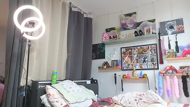 SunshineLexi online show from March 10, 10:04 am