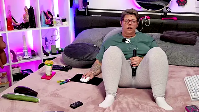 SunshineLexi online show from February 5, 2:54 pm