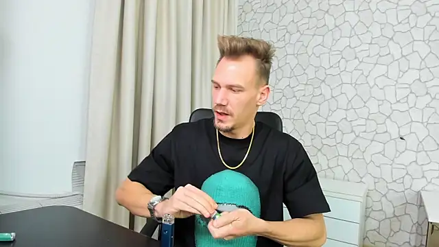 MateoBenjaminX online show from January 26, 7:20 pm