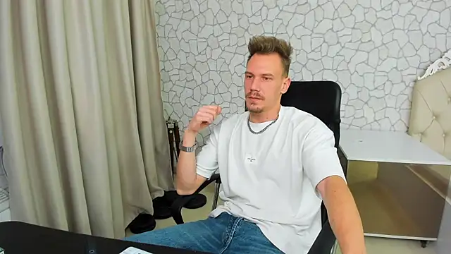 MateoBenjaminX online show from January 28, 6:17 pm