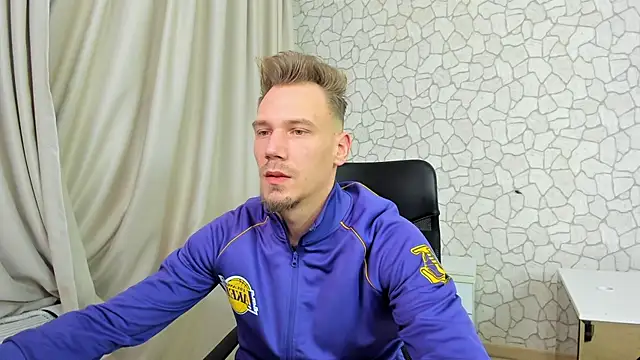 MateoBenjaminX online show from February 4, 7:55 pm