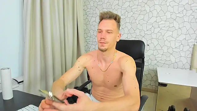 MateoBenjaminX online show from February 5, 7:53 pm