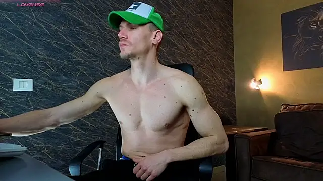 Snapshot of MateoBenjaminX chatting on March 2, 12:45 pm MateoBenjaminX online show from March 2, 12:45 pm