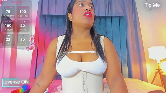 Snapshot of sweetebony_970 chatting on April 29, 12:42 pm sweetebony 970 online show from April 29, 12:42 pm