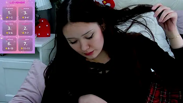 Snapshot of MiriaamWhite chatting on January 21, 2:26 pm MiriaamWhite online show from January 21, 2:26 pm
