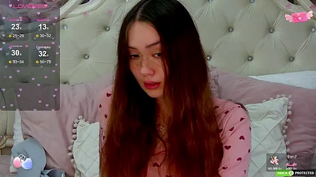 Snapshot of MiriaamWhite chatting on September 28, 3:45 am MiriaamWhite online show from September 28, 3:45 am
