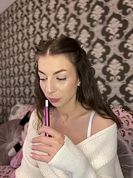 Mia Ethan online show from December 12, 11:50 am