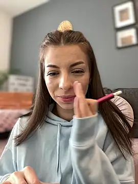 Mia Ethan online show from January 26, 8:25 am