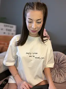 Mia Ethan online show from February 11, 7:44 am