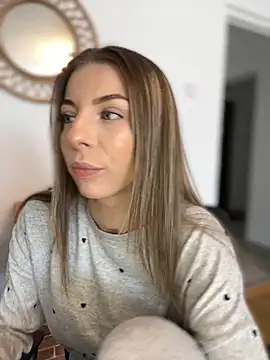 Mia Ethan online show from October 21, 8:37 am