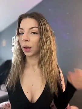 Mia Ethan online show from April 7, 6:58 am