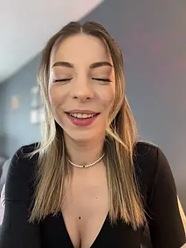 Snapshot of Mia_Ethan chatting on May 24, 9:47 am Mia Ethan online show from May 24, 9:47 am