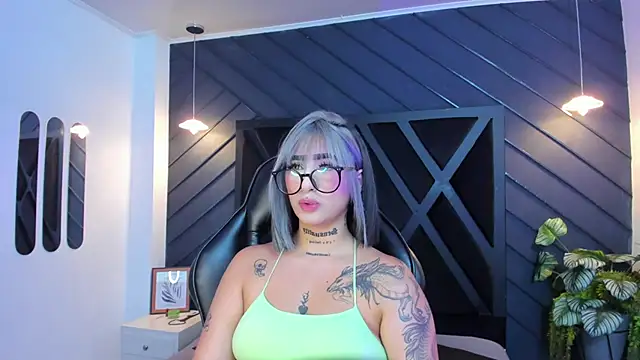 Alahia Dangelo online show from September 20, 11:33 am