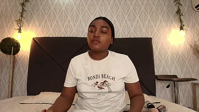 kayna gomez online show from February 12, 7:20 pm