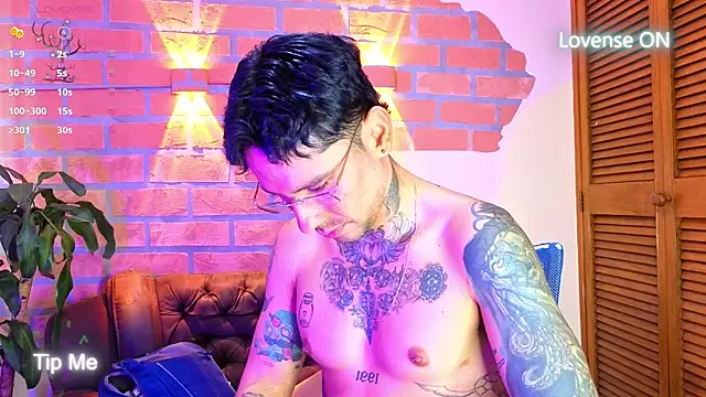 Dylanstonne online show from November 5, 8:31 pm