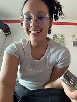 Snapshot of chunn_liioo chatting on July 14, 6:13 pm chunn liioo online show from July 14, 6:13 pm