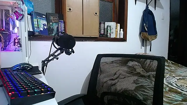 esjrobles online show from January 31, 3:30 am