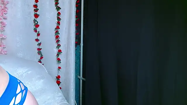 Snapshot of bellaa_love_ chatting on January 23, 1:35 pm bellaa love online show from January 23, 1:35 pm