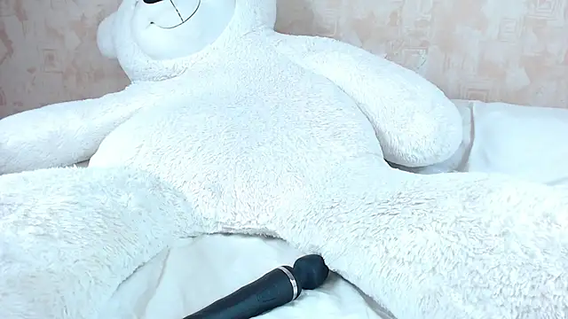 Snapshot of bellaa_love_ chatting on February 22, 10:07 am bellaa love online show from February 22, 10:07 am